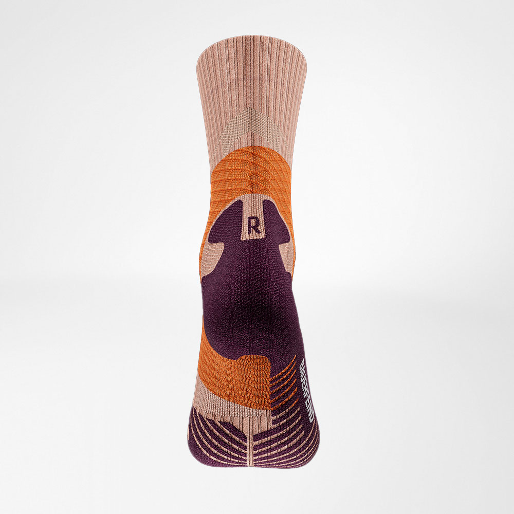 Achteraanzicht van de paarse oranje medium -lengte Trail Run - Running Socks